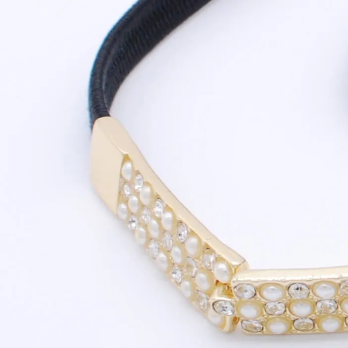 ブラックのラインストーン付きベルト