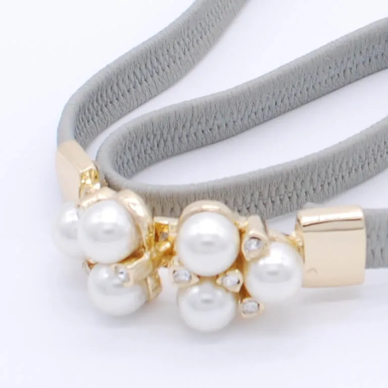 グレーのパール付きベルト