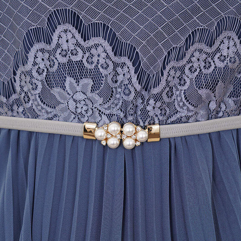 グレーのパール付きベルト