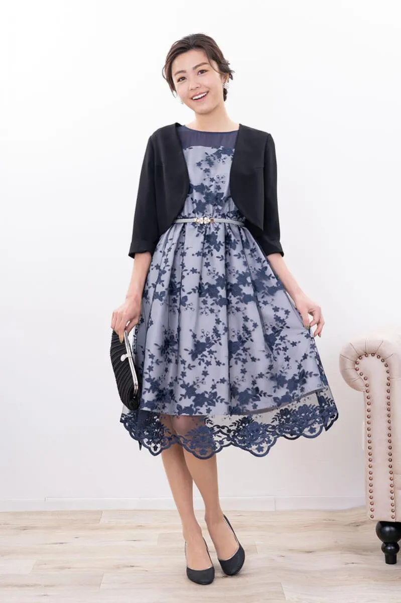 グレーのパール付きベルト