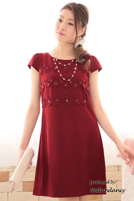 ワインレッドの花模様レースミニドレス