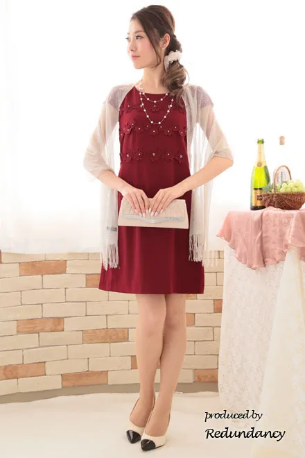 ワインレッドの花模様レースミニドレス