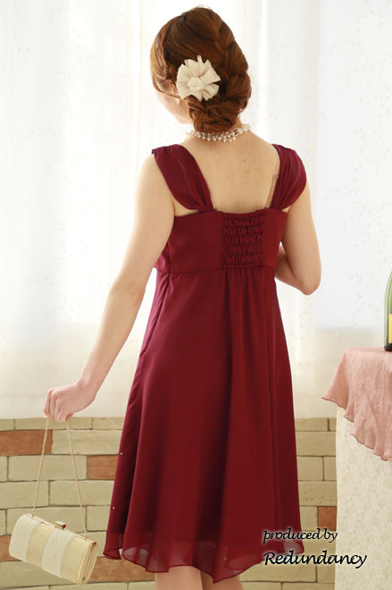 ワインレッドのハイウエストシフォンビジュードレス