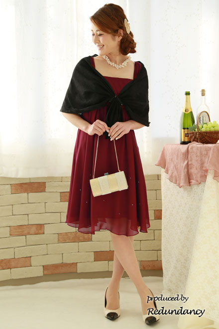 ワインレッドのハイウエストシフォンビジュードレス