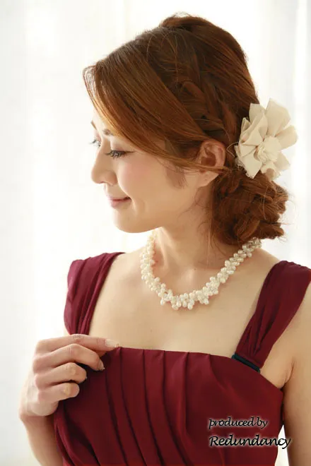 ワインレッドのハイウエストシフォンビジュードレス