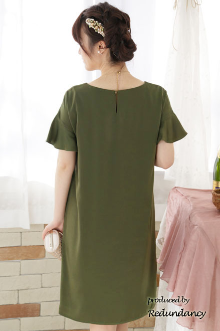 カーキグリーンのVネックフリルスリーブドレス