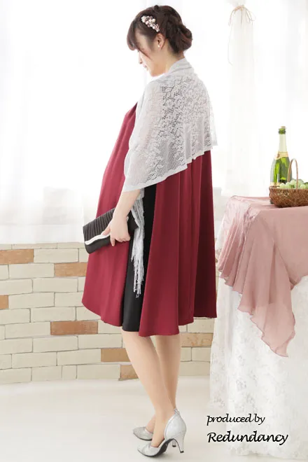 ワインレッド×ブラックの配色Aラインドレス