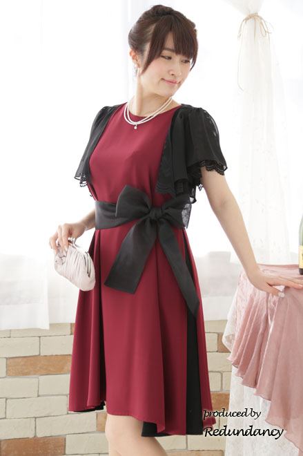 ワインレッド×ブラックの配色Aラインドレス