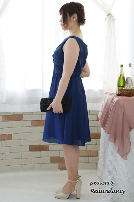 ブルーのドレープネック膝丈Aラインドレス