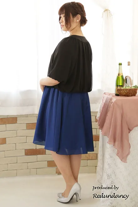 ブルーのドレープネック膝丈Aラインドレス