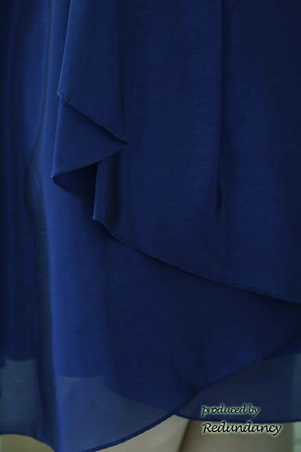 ブルーのドレープネック膝丈Aラインドレス