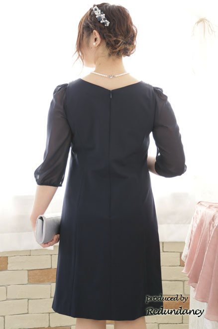 ネイビー×ベージュの花柄レース七分袖ドレス