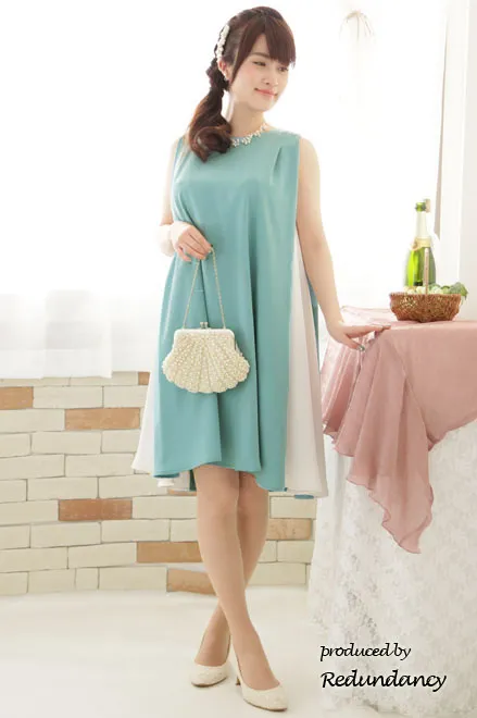 ブルー×ホワイトの配色Aラインドレス