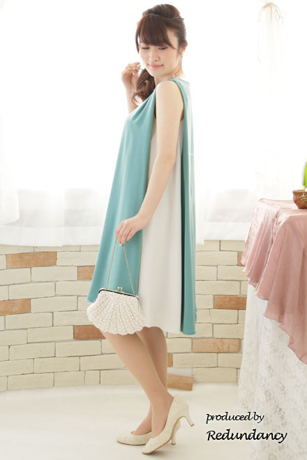 ブルー×ホワイトの配色Aラインドレス