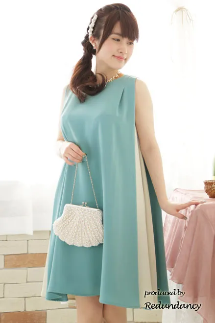 ブルー×ホワイトの配色Aラインドレス