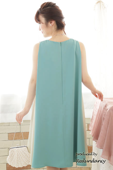 ブルー×ホワイトの配色Aラインドレス