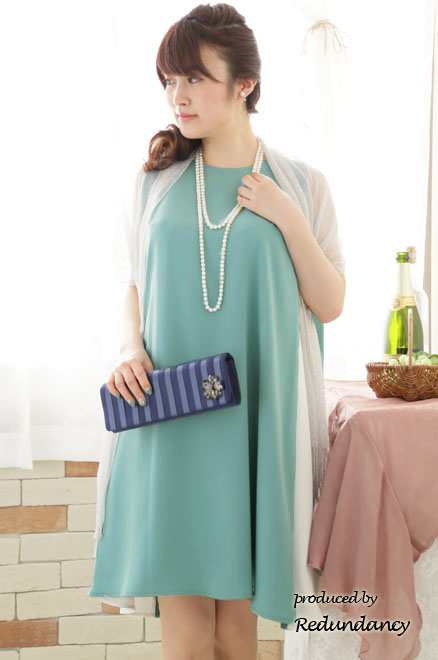 ブルー×ホワイトの配色Aラインドレス