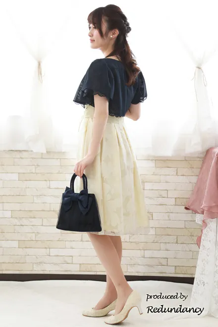 イエローの花柄パフスリーブドレス