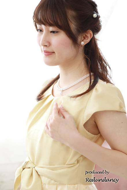 イエローの花柄パフスリーブドレス