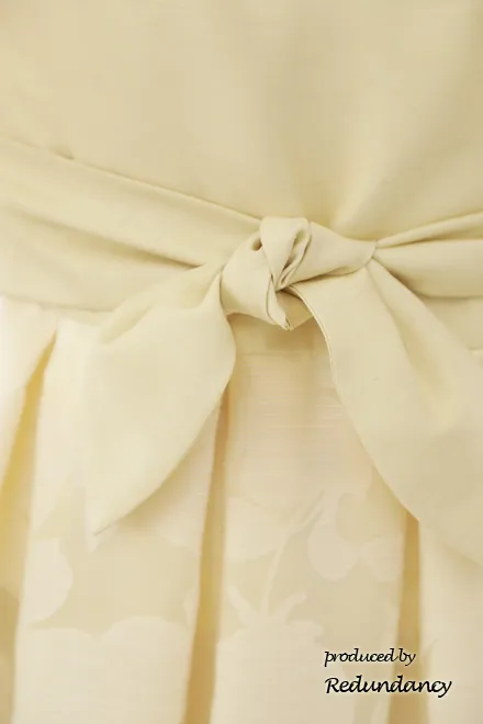 イエローの花柄パフスリーブドレス