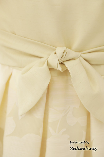 イエローの花柄パフスリーブドレス