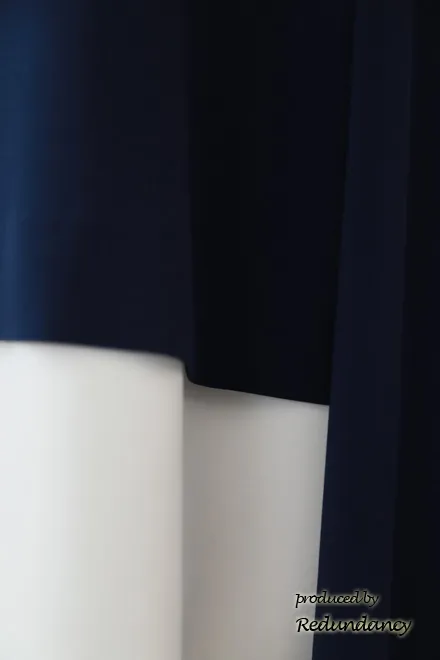 ネイビー×ホワイトの配色テントラインドレス