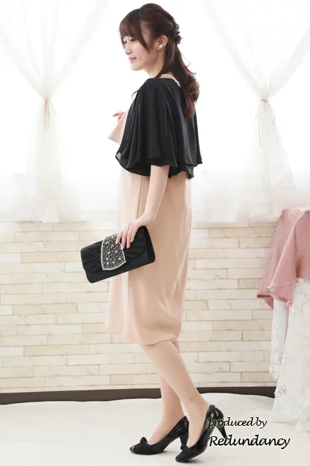 ライトベージュのオープンショルダー2wayドレス