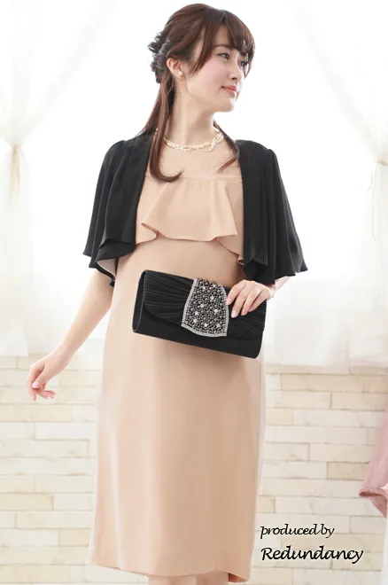 ライトベージュのオープンショルダー2wayドレス