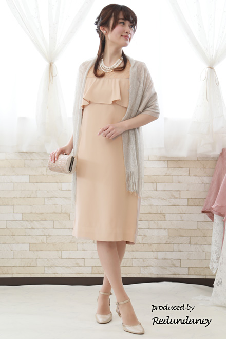 ライトベージュのオープンショルダー2wayドレス
