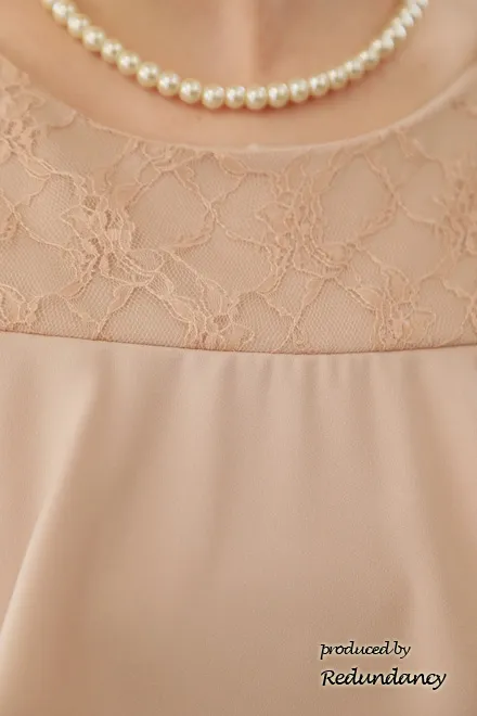 ライトベージュのオープンショルダー2wayドレス