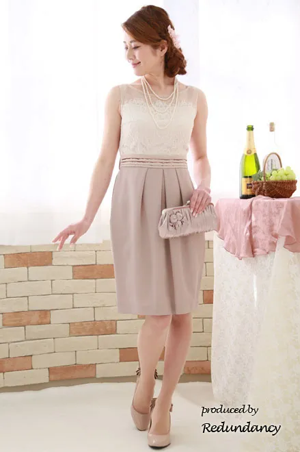 ホワイト×くすみピンクの切替タイトスカートドレス