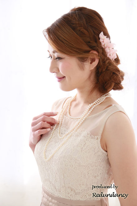 ホワイト×くすみピンクの切替タイトスカートドレス