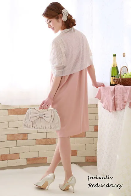 ピンクのレーススリーブミニ丈ドレス