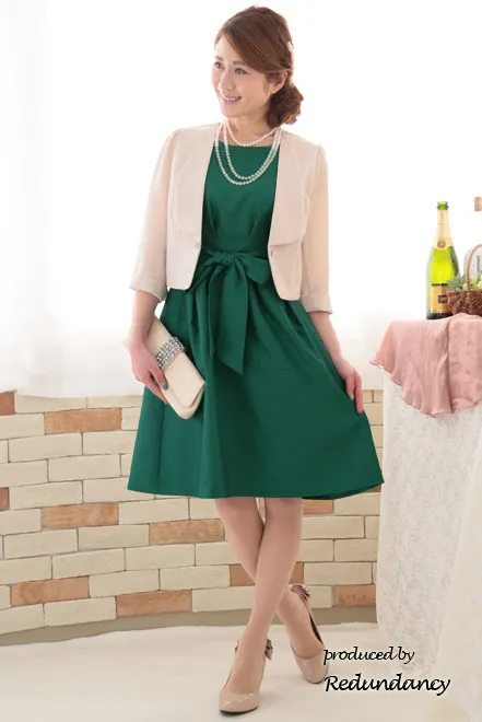 グリーンのウエストリボンフレアドレス