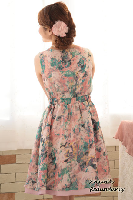 ピンクの油彩風花柄ドレスミディ丈ドレス