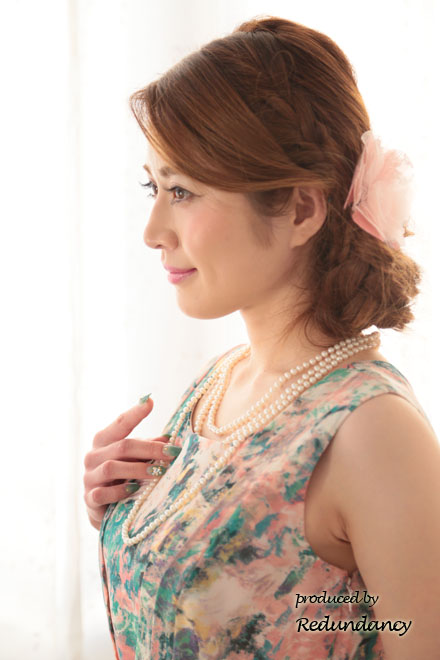 ピンクの油彩風花柄ドレスミディ丈ドレス