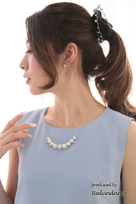 パステルブルーのゆったりシンプルミニ丈ドレス