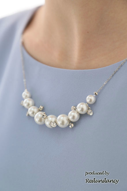 パステルブルーのゆったりシンプルミニ丈ドレス