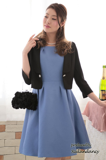 ブルーのラウンドネックシンプルミニ丈ドレス