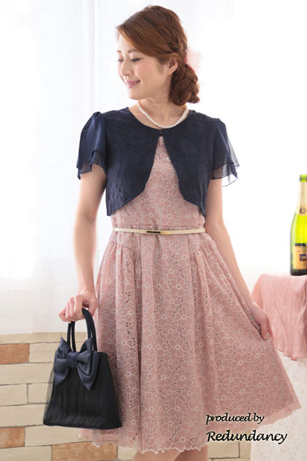 ピンクの花柄総レース膝丈ドレス