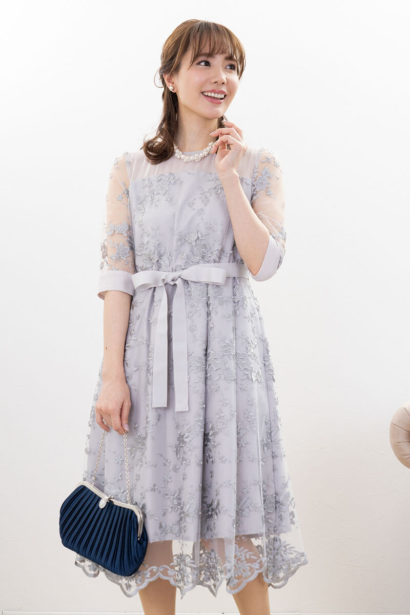 パールとお花モチーフのネックレス