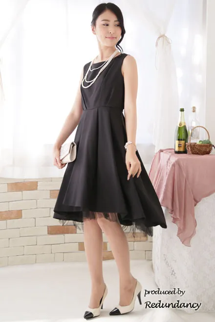 ブラックのバックレースチュールレイヤードドレス