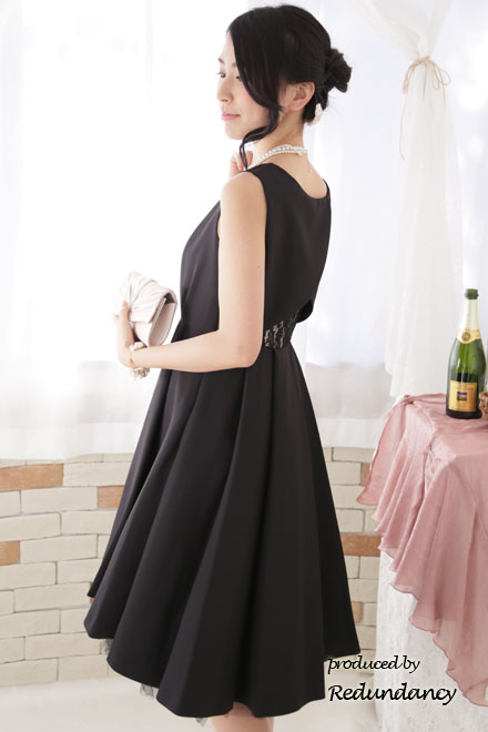 ブラックのバックレースチュールレイヤードドレス