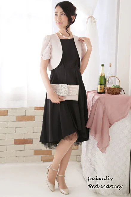 ブラックのバックレースチュールレイヤードドレス