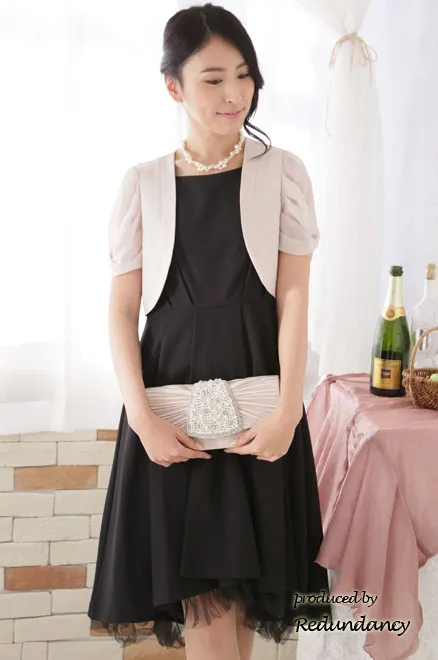 ブラックのバックレースチュールレイヤードドレス