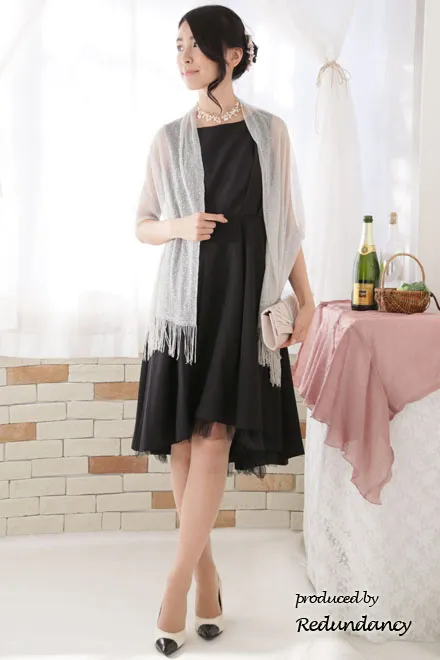 ブラックのバックレースチュールレイヤードドレス