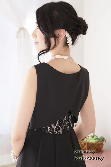 ブラックのバックレースチュールレイヤードドレス