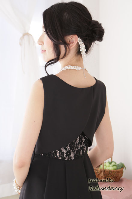 ブラックのバックレースチュールレイヤードドレス