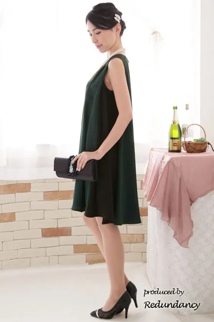 ダークグリーンのAラインドレス