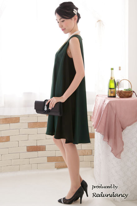 ダークグリーンのAラインドレス